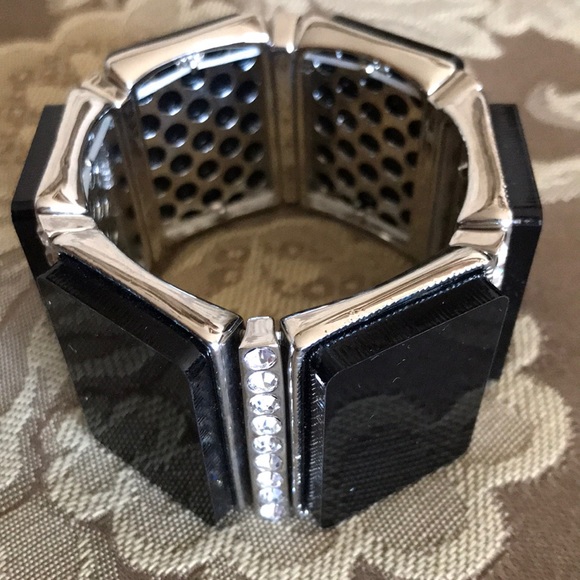 Jewelry - Picture 7 of 8